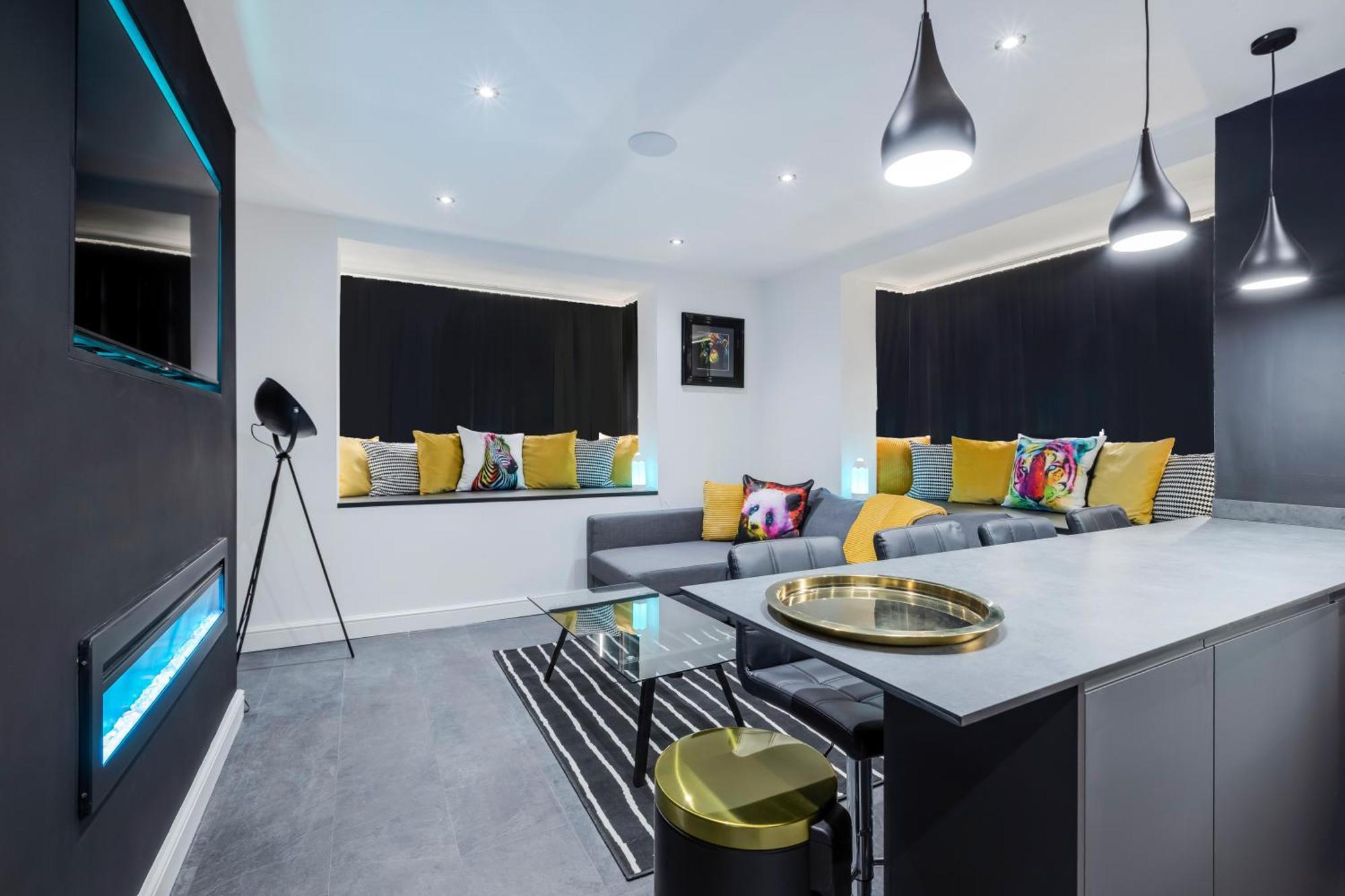 Two Bed Modern Apartment 5Min Walk To Town Centre With Free Parking ! Under New Management Μπλάκπουλ Εξωτερικό φωτογραφία