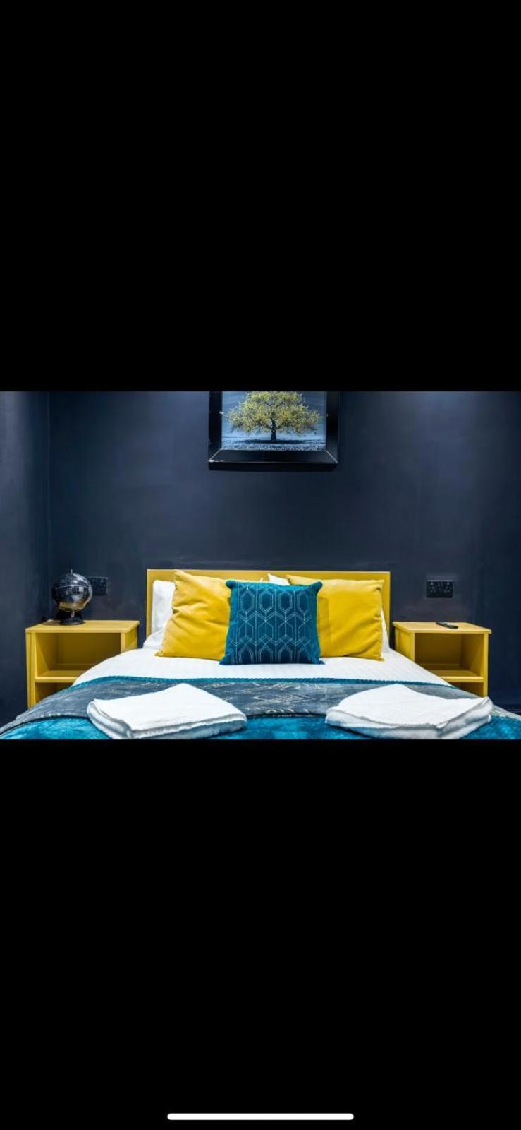 Two Bed Modern Apartment 5Min Walk To Town Centre With Free Parking ! Under New Management Μπλάκπουλ Εξωτερικό φωτογραφία