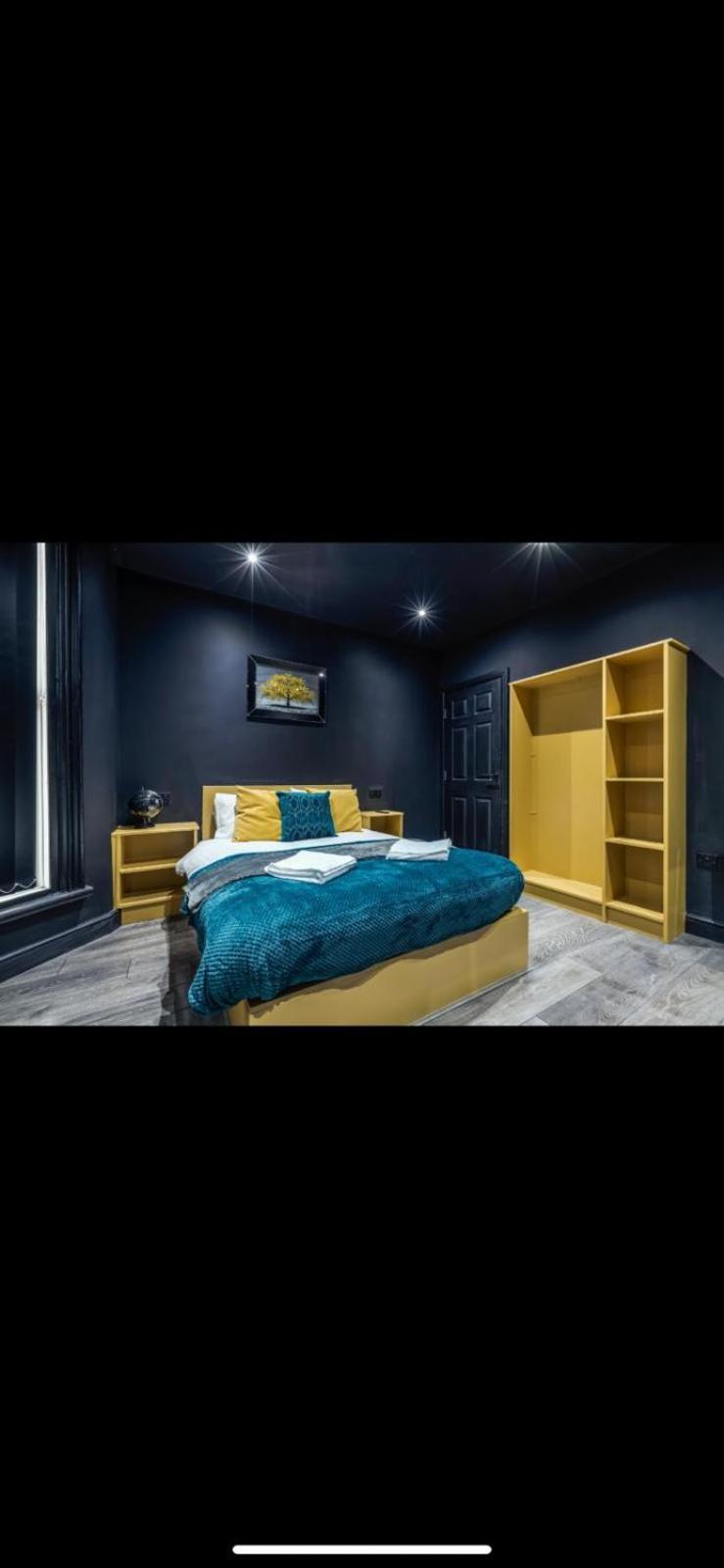 Two Bed Modern Apartment 5Min Walk To Town Centre With Free Parking ! Under New Management Μπλάκπουλ Εξωτερικό φωτογραφία